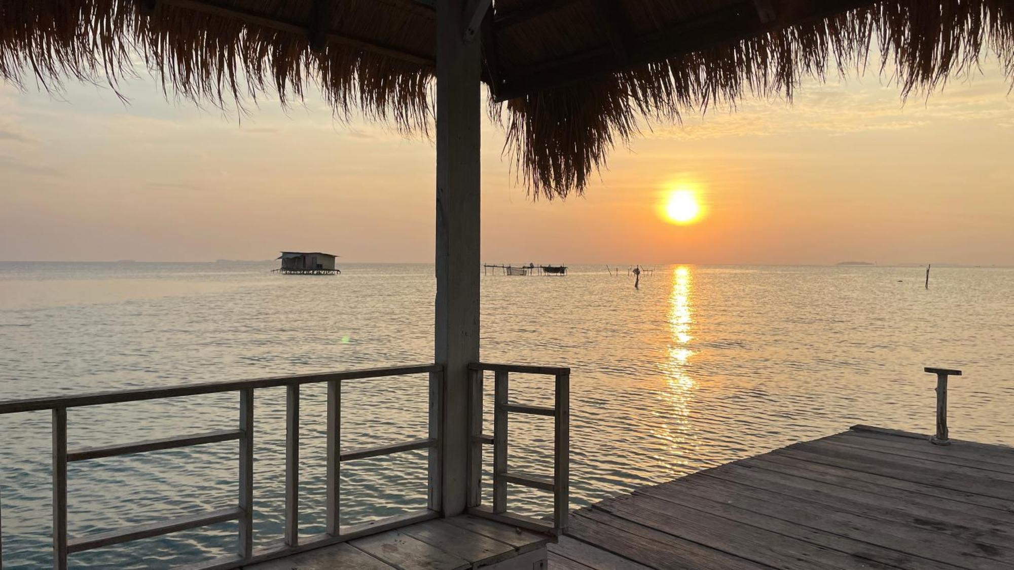 Mangrove Inn การีมุนยาวา ภายนอก รูปภาพ