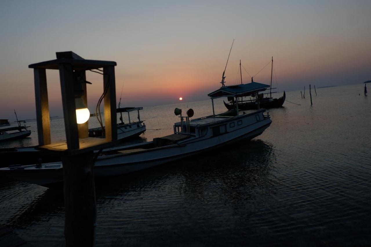 Mangrove Inn การีมุนยาวา ภายนอก รูปภาพ