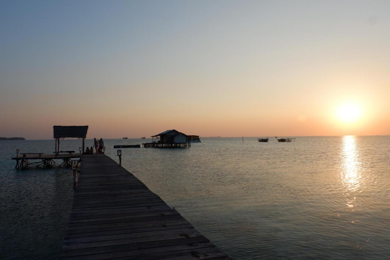 Mangrove Inn การีมุนยาวา ภายนอก รูปภาพ