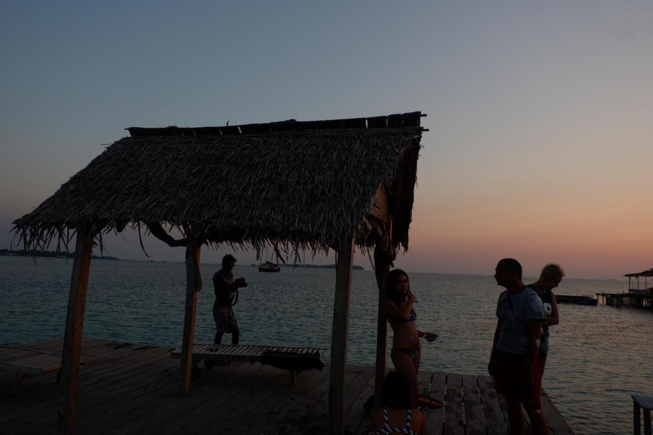 Mangrove Inn การีมุนยาวา ภายนอก รูปภาพ